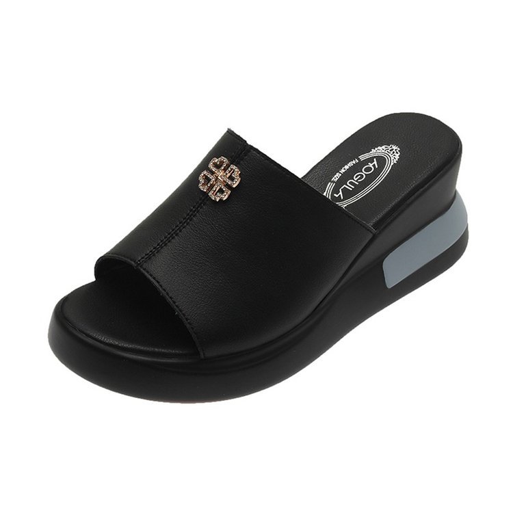 Zapatillas de cuero de moda para mujeres 2024 verano nuevas zapatillas de tacón alto para mujeres con una pendiente gruesa y una palabra zapatillas frías