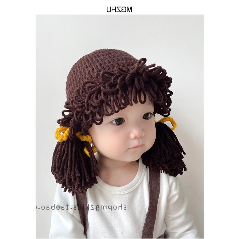 Baby wig hat for autumn and winter: knitted girls' ramen-braid style, warm, pull-over cap with shaped hair accessory for infants and toddlers.