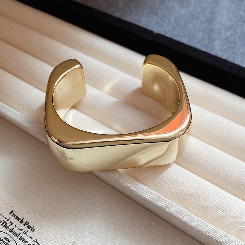 Pulsera abierta de onda transfronteriza europea y americana, pulsera de estilo frío exagerada de nicho, joyería de alta gama de lujo ligero de moda al por mayor