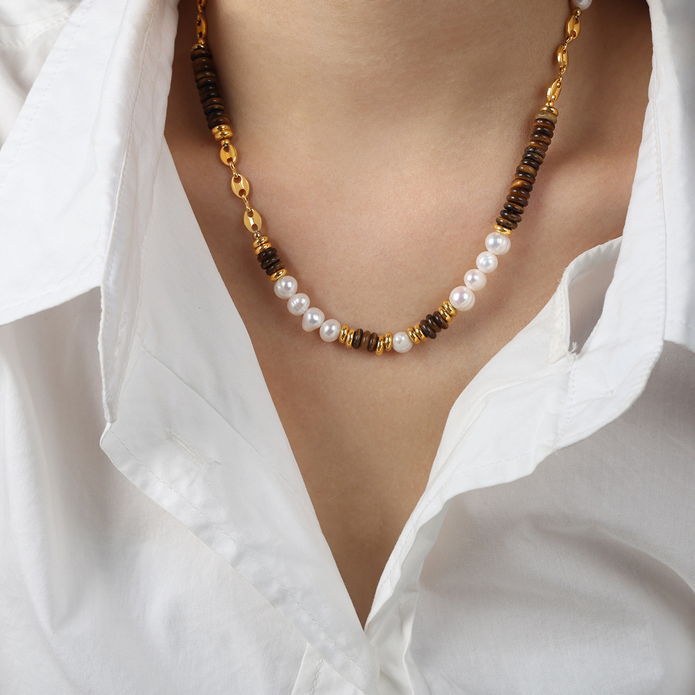 Ojo de tigre natural piedra perlas de agua dulce costura collar titanio acero cerdo nariz personalidad todo partido clavícula cadena joyería para las mujeres