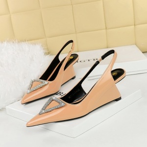 1097-K36 Banquet Wedge Heels Women's Shoes High Heels, Shallow Mouth, Hollow Back Trip with Lacquer Triangle Metal 