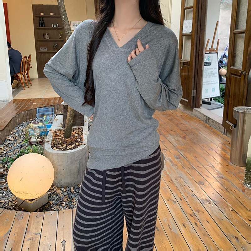 7135 # Real Shot of 260g Modal Threaded V Neck Scimitar Stacked Long-Sleeved T-Shirt for Women in Spring, Autumn and Winter 7135 # Real Shot of 260g Modal Threaded V Neck Scimitar Stacked Long-Sleeved T-Shirt for Women in Spring, Autumn and Winter