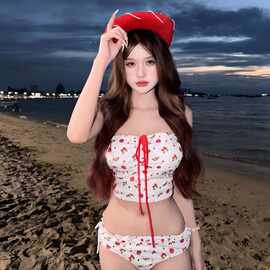 2026纯欲风可爱樱桃少女分体比基尼抹胸游泳衣女性感甜辣妹泡温泉