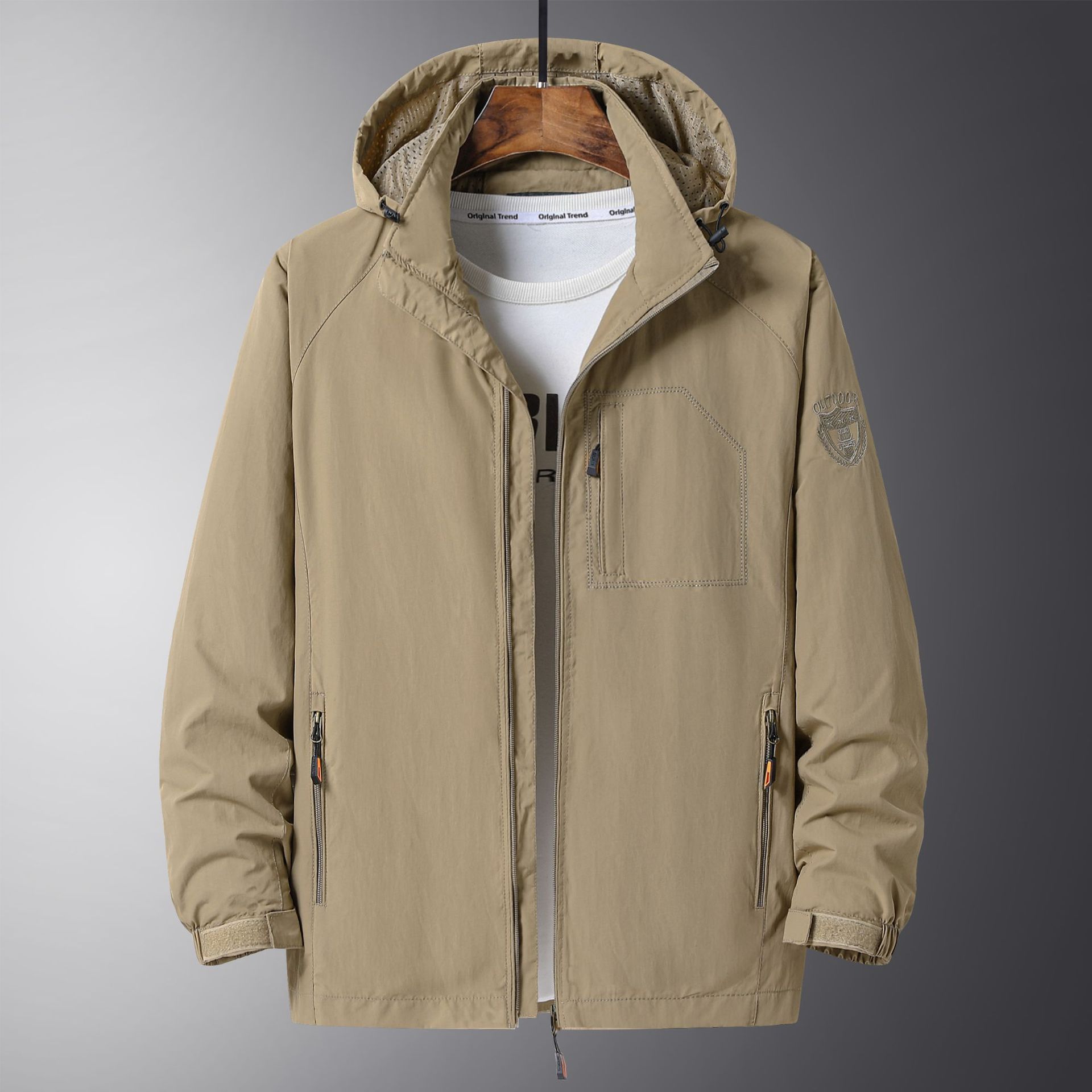 Chaqueta con capuz para hombres primavera y otoño chaqueta 2023 nuevo chaqueta de asalto delgada de tamaño grande para hombres de bolsillo chaqueta casual para hombres