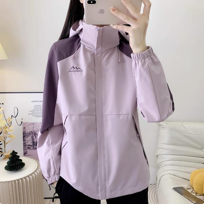 Wind Snow Wolf Spring and Autumn Thin Jacket for Men and Women Outdoor Windproof and Rainproof Soft Shell Hooded Windbreaker Lined with Mesh Lining Jacket