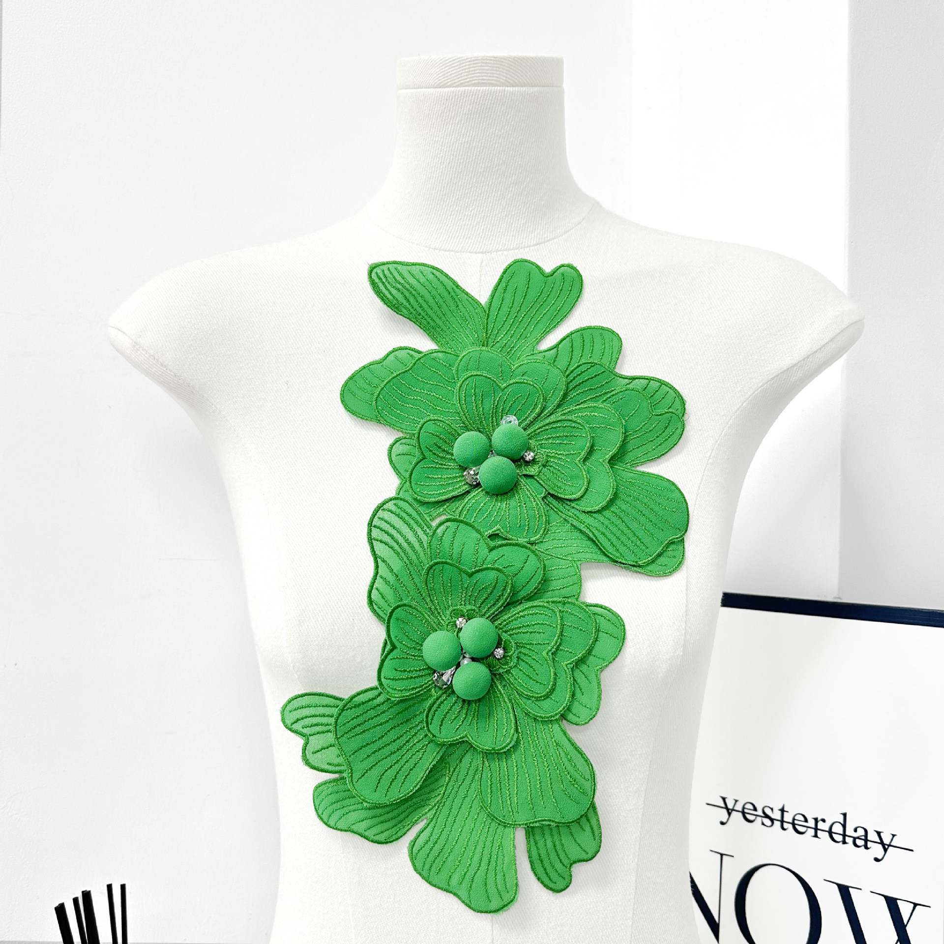 Parches de tela floral, broches y apliques de ropa con bordado de cuentas, accesorios DIY para vestidos de novia y faldas, superventas transfronterizos. image 11