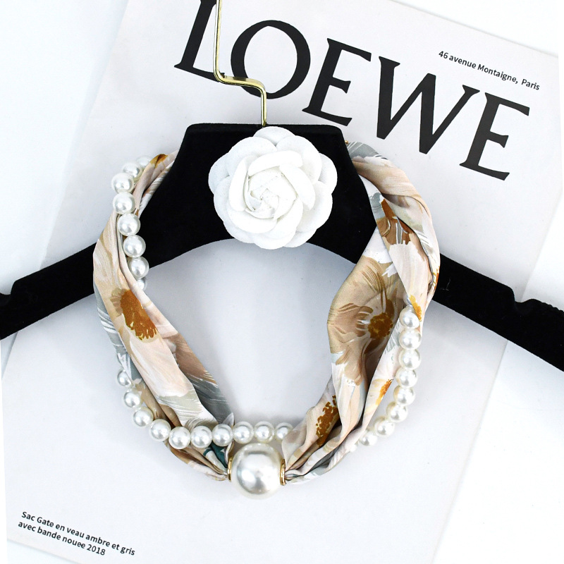 Nueva versión coreana de nicho de alto nivel de perlas hebilla de succión collar de perlas bufandas de seda versátil bufandas de seda