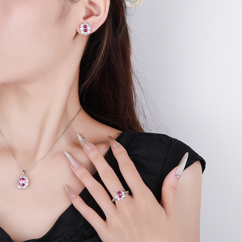 2024 nueva joyería Zhuang Shengsheng fondo de cobre chapado en oro simulación corindón rojo temperamento retro tres juegos 8*10-6*8