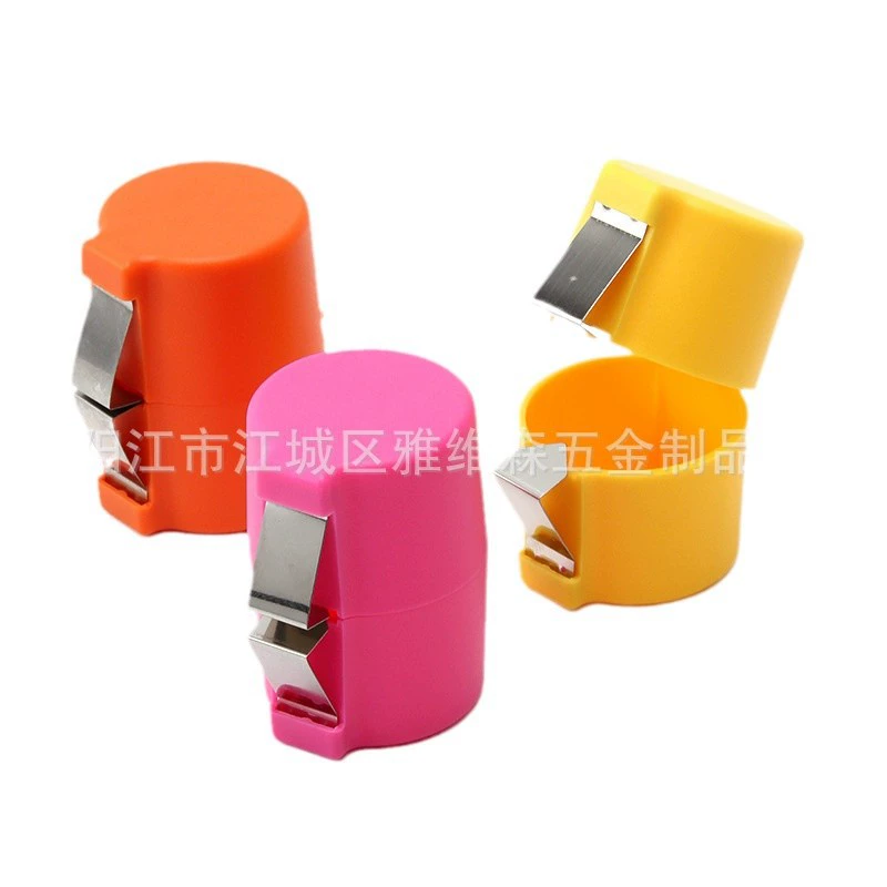 Manufacturer Wholesale Creative Egg Shell Opener Household Egg Beater Portable Egg Opener Kitchen Baking Tool