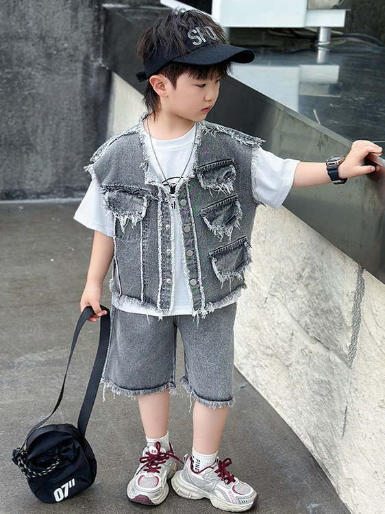 Conjunto de Ropa de Verano para Niños 8126, Nuevo Estilo 2026, Conjunto de Tres Piezas con Chaleco de Mezclilla de Manga Corta para Bebés image 4