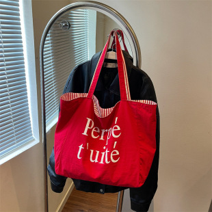 �n����ĸ�������ճ�ͨ�ڕr�����ذ�����������Ů�������ٴ�μ��