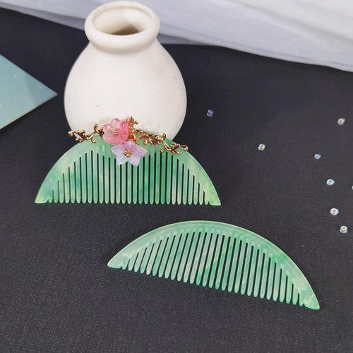 Acetic Acid Imitation Jade Hair Comb, Ancient Moon-Shaped Hair Accessory, Everyday Wearable, Lightweight, Blends with Temples, Hairpin Style Hanfu Hair Accessory