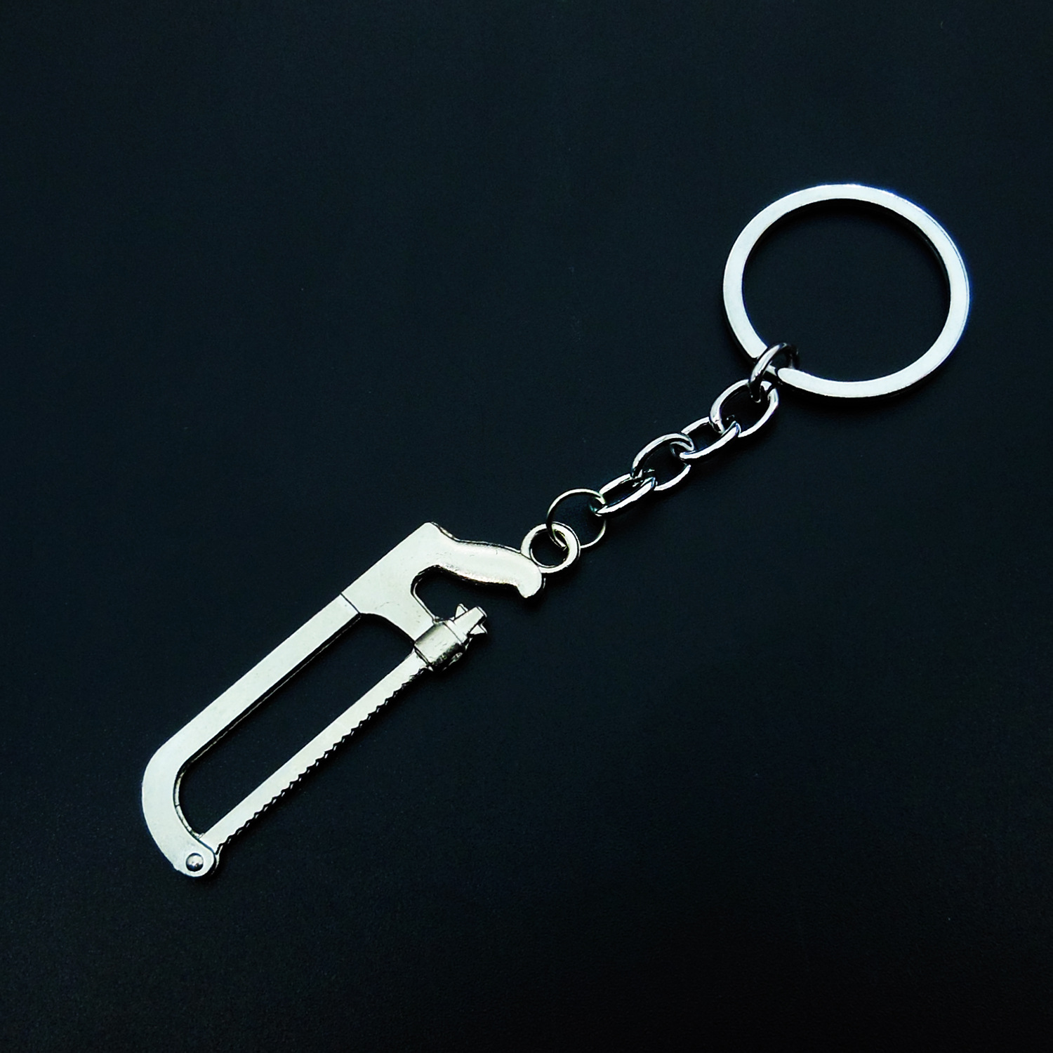 Herramienta de simulación transfronteriza llavero llave de metal creativo destornillador martillo llavero colgante coche pequeño regalo
