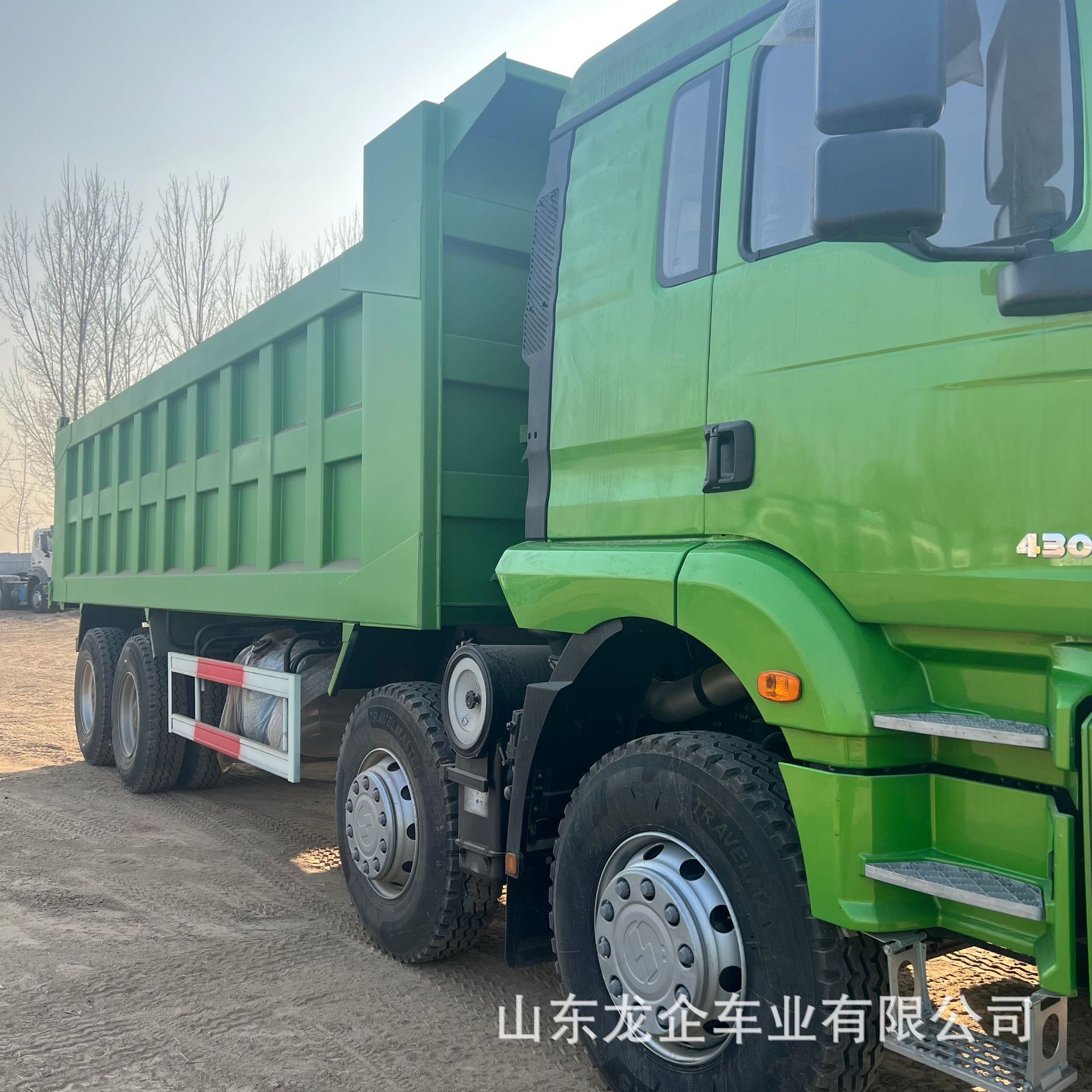 In-stock export of Shaanqi Delong H3000 rear-tipping dump truck, 12-wheel mining ore, soil, sand, and gravel transport tipper truck