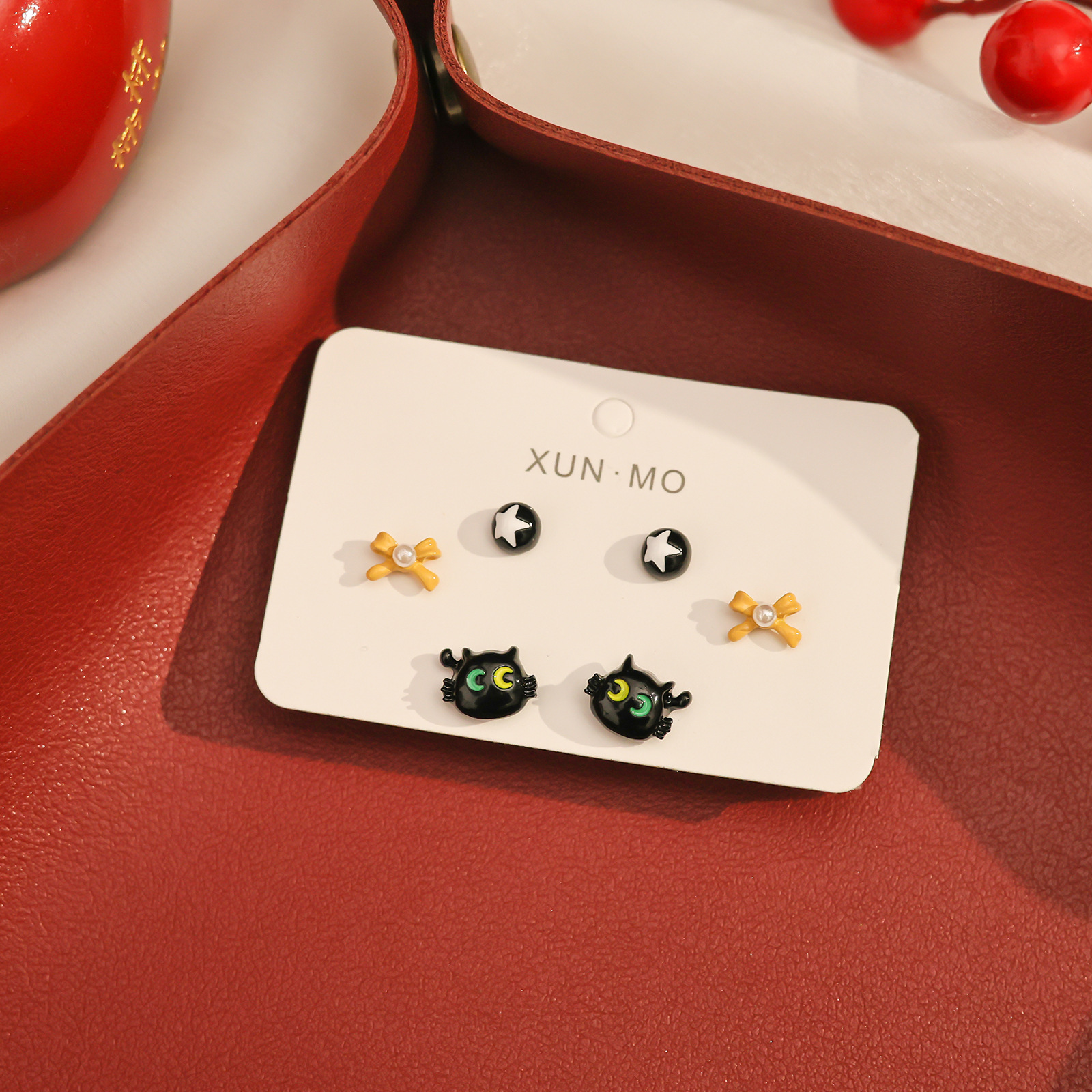 Juego de pendientes de aguja plateados, sencillos y compactos para mujer, pendientes geométricos en forma de corazón, bonitos, dulces y versátiles, venta al por mayor para puestos de mercado