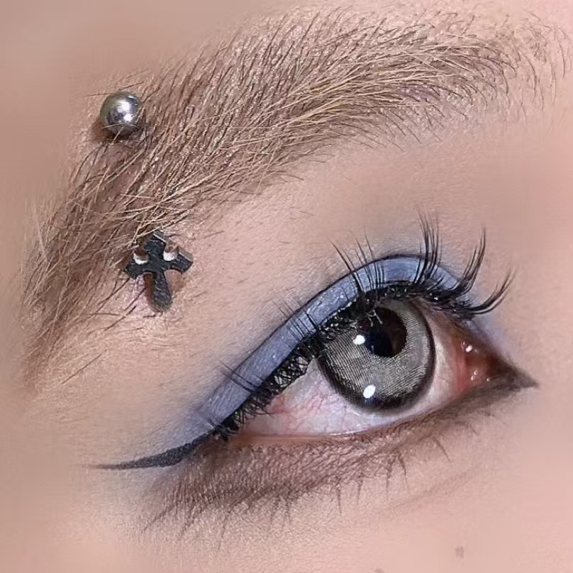 Pointed labret stud close-up product detail