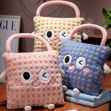 多巴胺抱枕被子两用多功能手拎抱枕办公室午休汽车沙发盖毯二合一