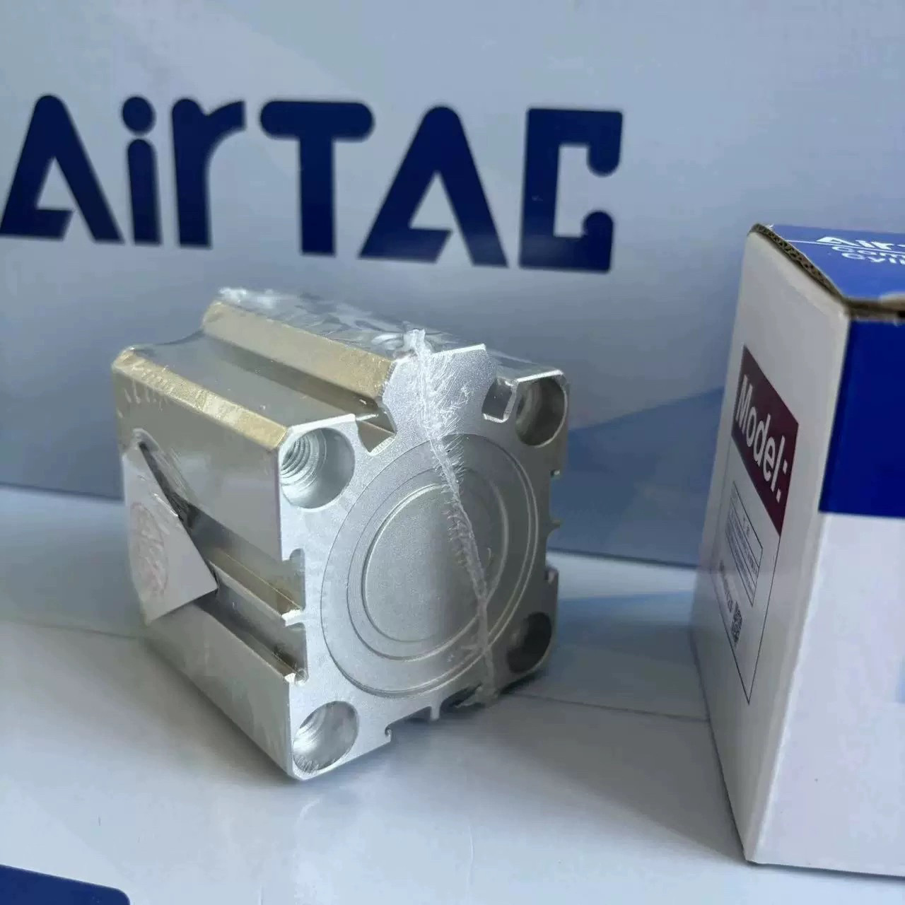 亚德客超薄气缸SDA20X110S/SDA20X120S/SDA20X130S