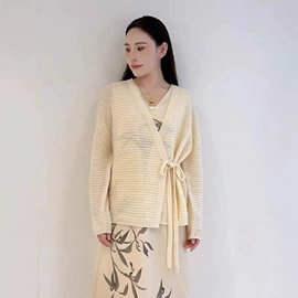 女式针织衫;连衣裙;女式羊毛衫