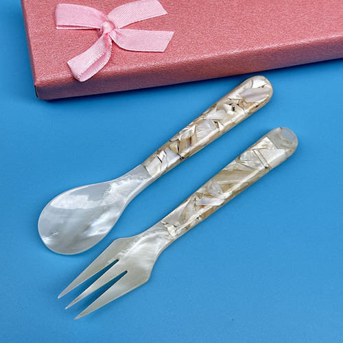 Southeast Asian specialty travel goods shell spoon acrylic handle can be used for fruit fork tea fork 12cm long 