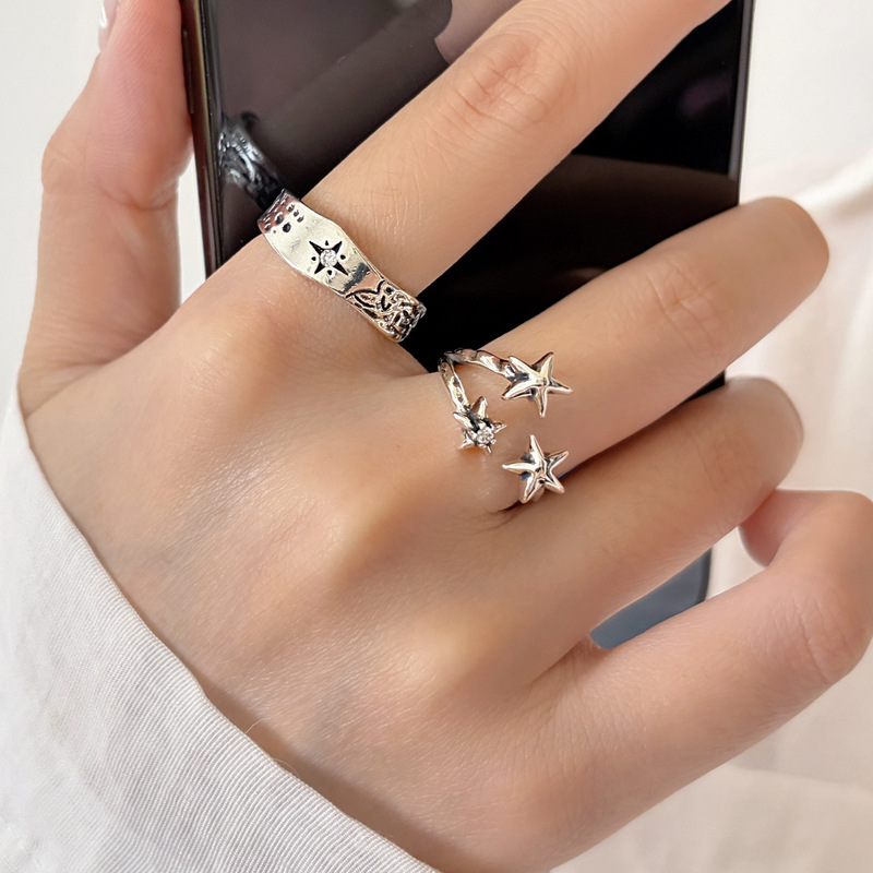 Vintage distressed wide wave eight-pointed star diamond ring for women, new model with three-dimensional pentagram, thin adjustable open band Vintage distressed wide wave eight-pointed star diamond ring for women, new model with three-dimensional pentagram, thin adjustable open band