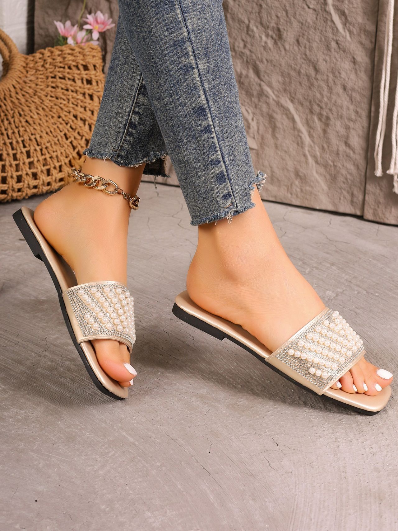 Casual Women's Slides With Pearls Square Toe Beach Sandals_voghion.com