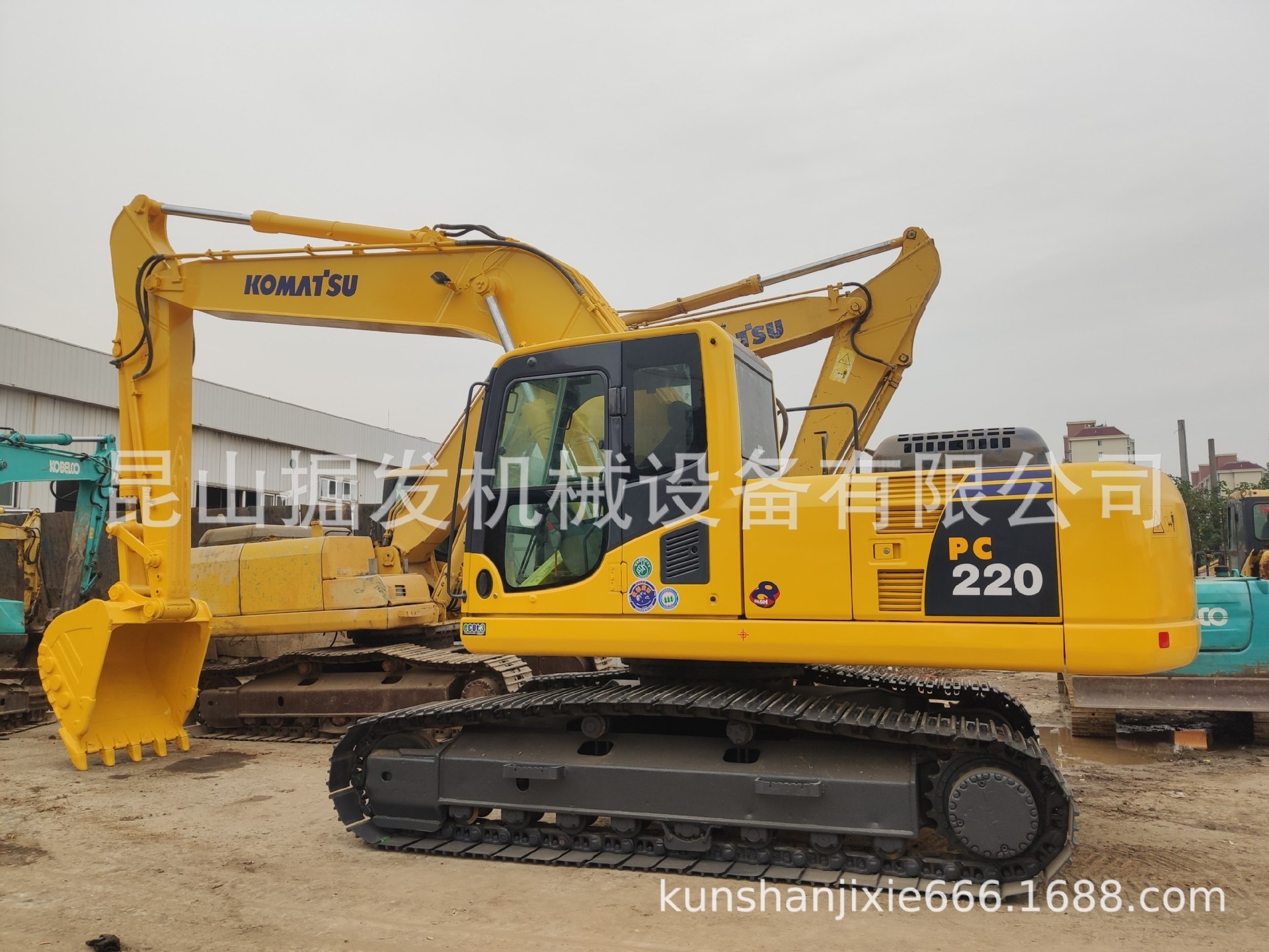 出售二手小松PC220挖机，PC200-8挖掘机 现购