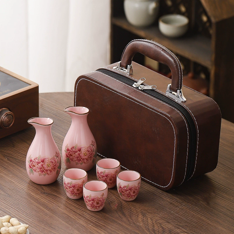 Розовый винный набор Ru Kiln из 6 предметов с кожаной коробкой, керамическими чашками для ликера, бытовым разделителем для вина, подарочным набором для подогрева винного горшка цвета селадона.