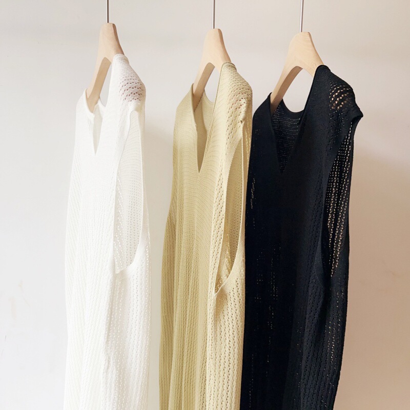 Korean Dongdaemun Fashionable Hollow-Out Sleeveless Long Slit Knit Dress, Lazy Vacation Style Layered Knitwear Korean Dongdaemun Fashionable Hollow-Out Sleeveless Long Slit Knit Dress, Lazy Vacation Style Layered Knitwear