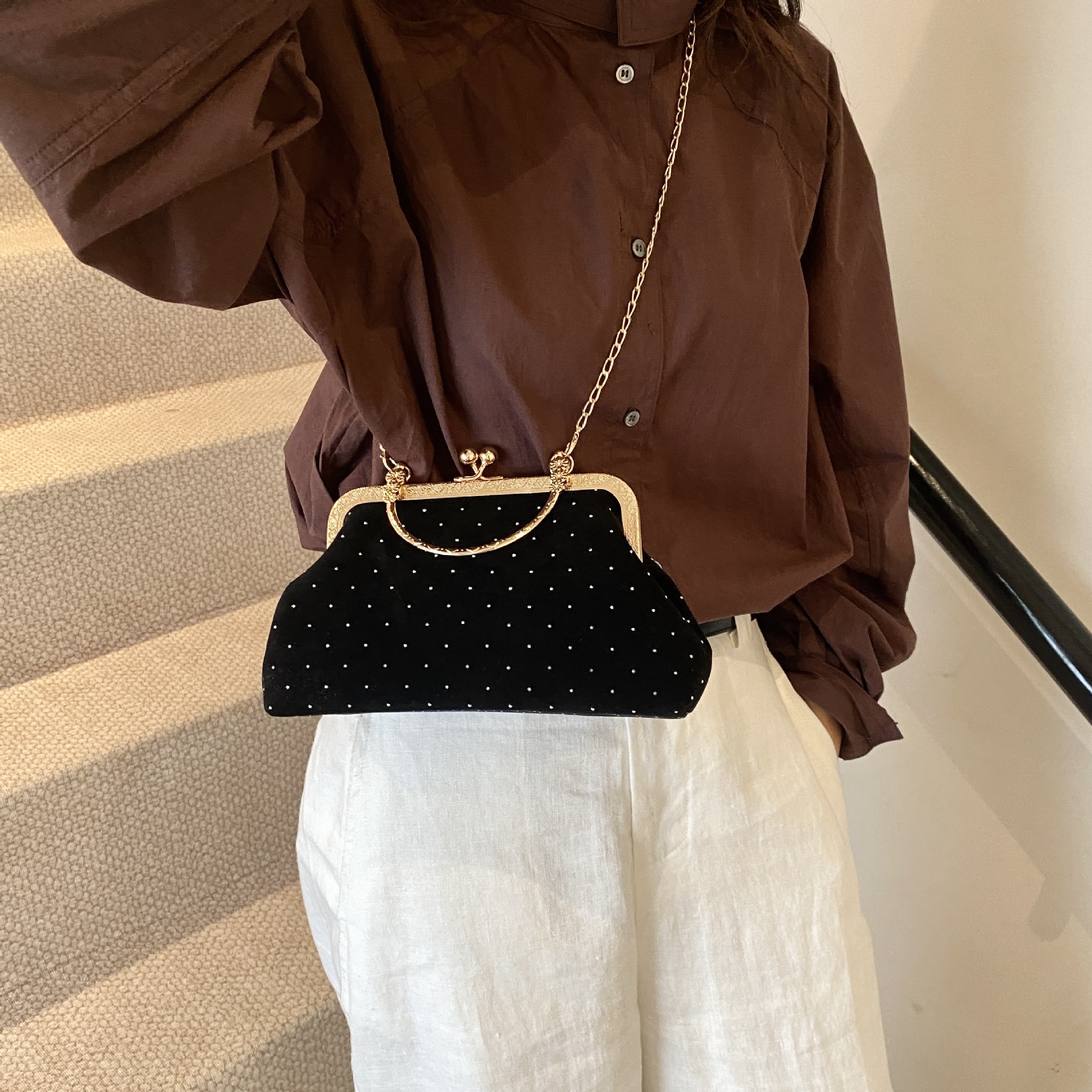 Clip, estilo de temperamento de alta gama, bolso pequeño portátil, bolso de vestido de cena para mujer, cadena de moda, bolso de concha de mensajero de un solo hombro