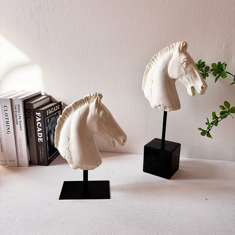 现代中古马头雕塑玄关摆件仿大理石复古雕塑马摆件书房酒柜装饰