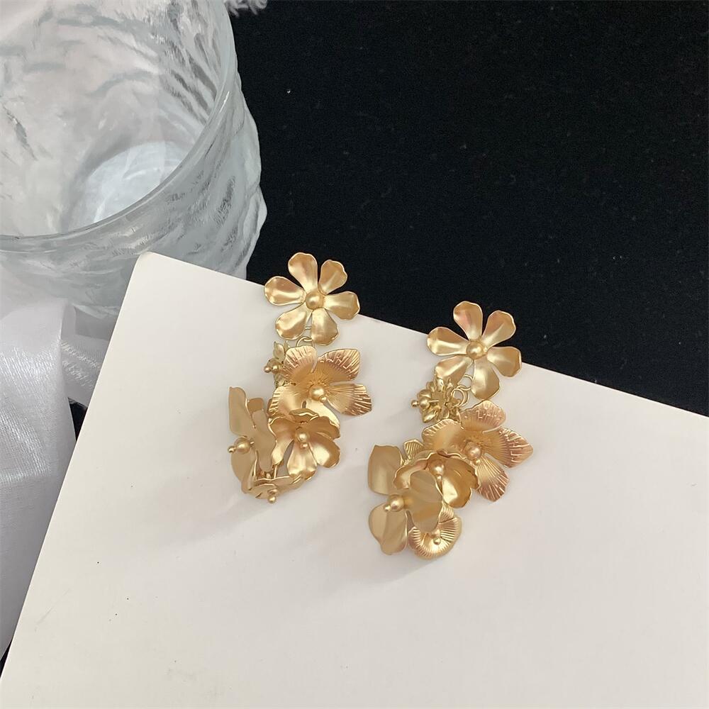 1 Par Dulce Flor Enchapado Metal Pendientes De Gota display picture 5