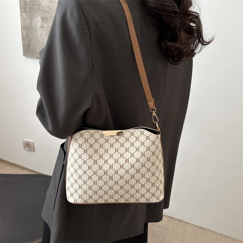 2025 Japón y Corea del Sur primavera nueva alta sensación de hombro mochila alta sensación versátil bolso especial bolso de viaje de mujer