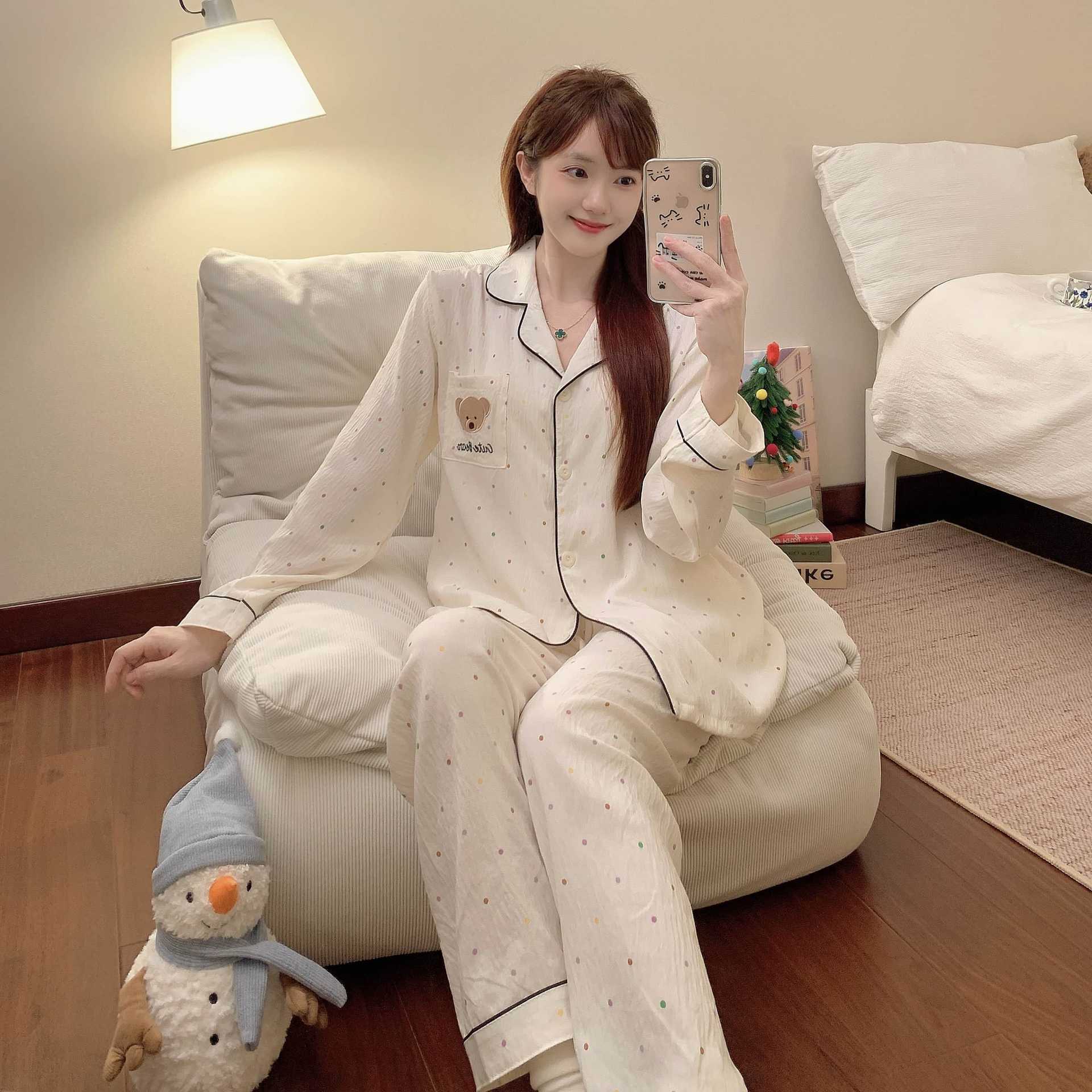 Pijamas al por mayor transfronterizos de primavera y otoño nubes de algodón pantalones de manga larga cardigans lindos con cojín de pecho se pueden usar ropa de hogar