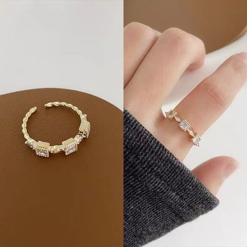 Elegant and Minimalist Design Square Diamond Sapphires Ring for Women - Korean Style, Refined and High-End, Light Luxury, Simple and Cool, Open Finger Band