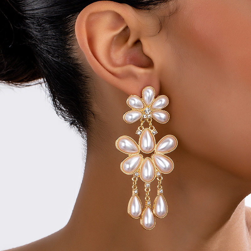 Retro design fashionable earrings pearl
