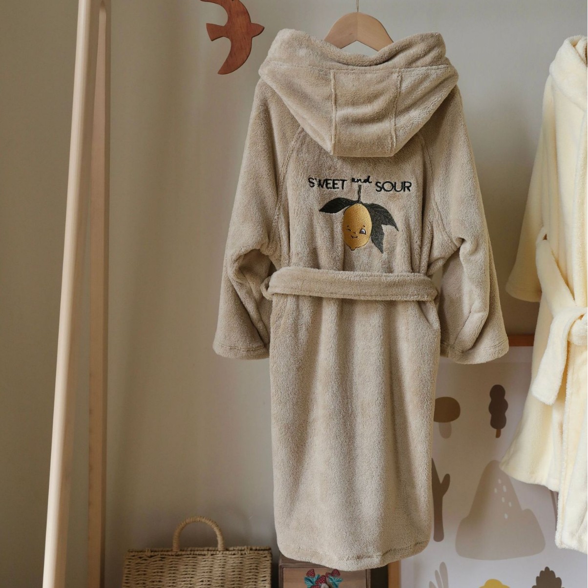 Camel lemon bathrobe