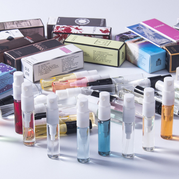 small women's perfume sample strongly flavoured