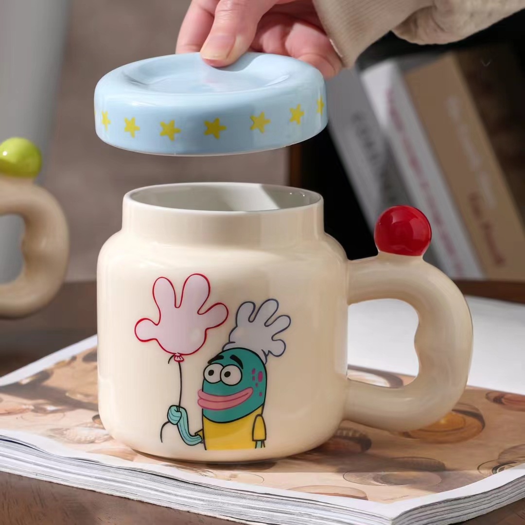 Personalidad creativa de dibujos animados Baby Esponja taza de cerámica con tapa de alto valor encantador taza de desayuno regalo taza de café