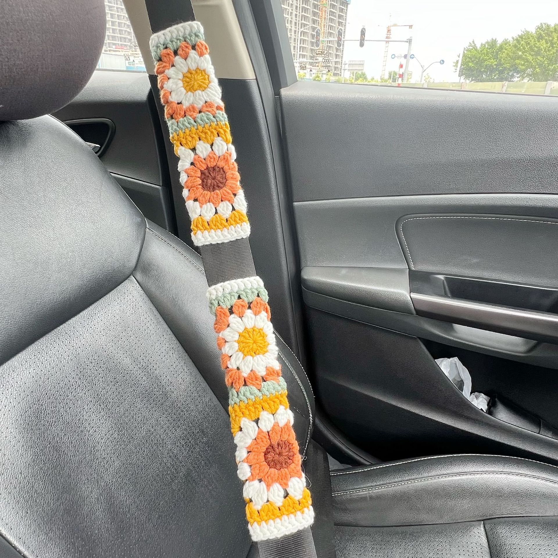 Car Seat Belt Shoulder Pads, Hand-Crocheted with Chrysanthemum and Sunflower Designs, Fashionable and Versatile Cross-Border Seat Belt Protectors