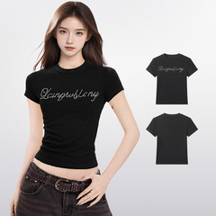 アメリカのギャルの黒い丸首の正肩の半袖のtシャツの女性の夏の夏の修身の短いタイプのタイトな2025新型の上着