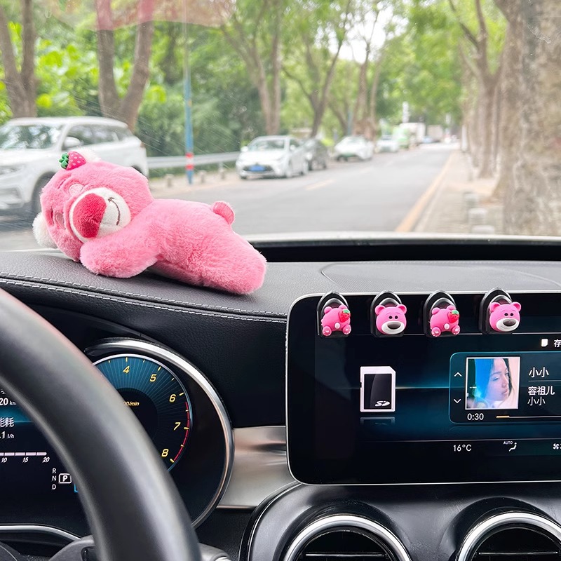Pantalla de automóvil, consola central, espejo retrovisor, accesorios de automóvil, adornos de oso de fresa, accesorios de automóvil eléctrico, accesorios femeninos