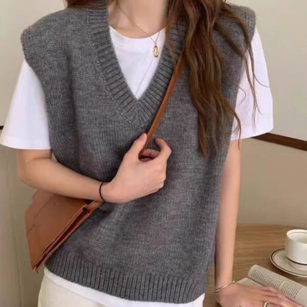 New Autumn and Winter Wool Vest Women's V Neck Vest Loose Layered Knitwear Waistcoat Versatile Thickeneded Knitwear European Goods
