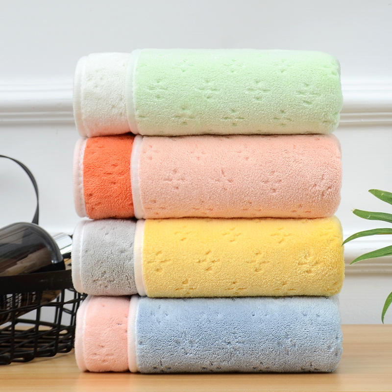 Soft Coral Fleece Face Towel Two-tone Four-leaf Clover Pattern_voghion.com