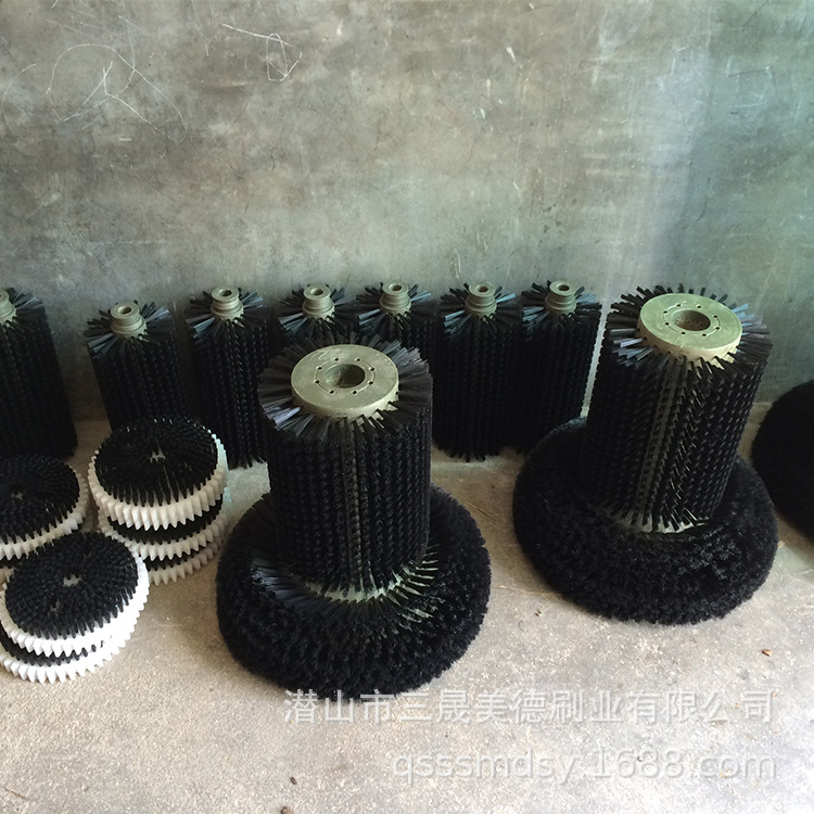 加工各式各样钢刷辊轮去锈钢丝辊去皮钢丝辊轮清洁不锈钢丝