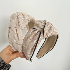 Korean temperament small Chanel-style knotted organdy headband for women, simple wide edge satin face retro high forehead headband hair accessory