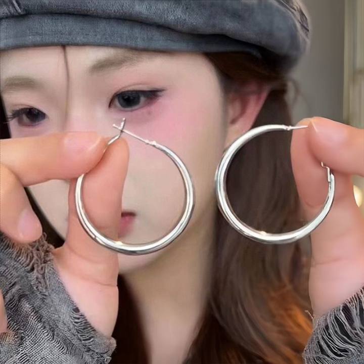 甜酷风辣妹素圈耳圈耳环2025年新款简约圆脸耳环个性网红圆圈耳饰|undefined