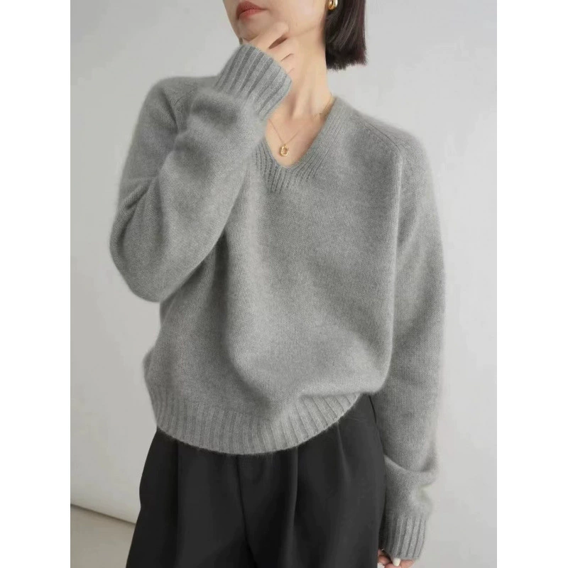 Demi-season woolen sweater, long-sleeve, cashmere colored knitted sleeves for leisure, V-neckline, loose fit
