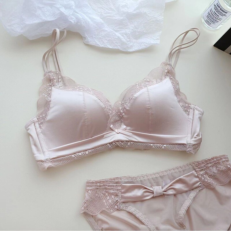 High-End Satin Lingerie for Girls, Soft Latex Cotton, Small Chest Push-Up, Sexy Lace Bra Set