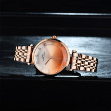 �u׃�ǹ�ɫ�ֱ�Ů���|���·�ˮ䓎��W�t����ͬ��Ů��W���r�аٴ�